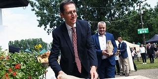 Magyarok Kenyere: idén is összeöntötték a búzaszemeket Magyarok Kenyere: idén is összeöntötték a búzaszemeket