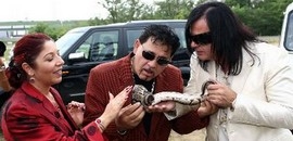 Állatkínzással vádolják Freiéket