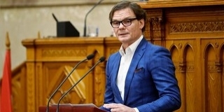 Bánki Eriknek is újra bizalmat szavazott a Fidesz-frakció Bánki Eriknek is újra bizalmat szavazott a Fidesz-frakció