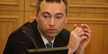 Alakul a külsős válságstáb
