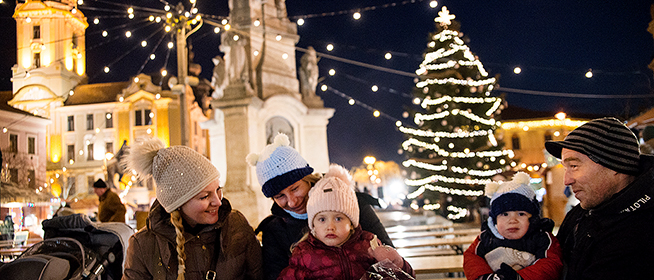 Megnyílik az adventi vásár, koncertekkel, fényfestéssel is várják a pécsieket