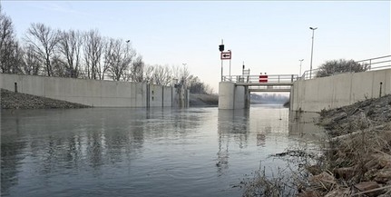 Megkezdték a Balaton vizének leeresztését