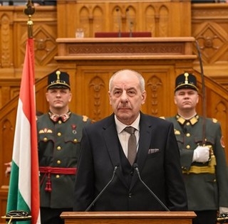 Magyarország új köztársasági elnöle kölcsönös meghallgatás, megértés révén szeretne bizalmat építeni
