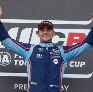 Michelisz nagyon bekezdett: megnyerte az első versenyt a TCR World Tour szezonnyitóján