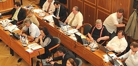 Álszent képviselőink