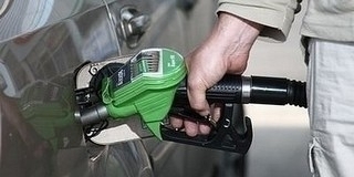 Péntektől ismét csökken az üzemanyagok ára
