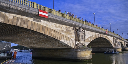 Vasárnap újra pécsi versenyző úszik a Szajnában