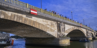 Vasárnap újra pécsi versenyző úszik a Szajnában