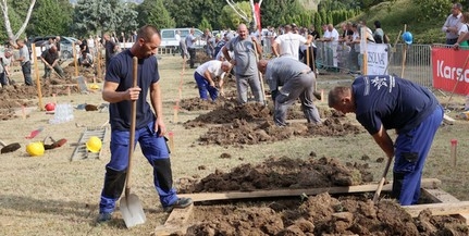 Így zajlott a sírásók versenye Pécsett - Ásót, lapátot ragadtak a kegyeleti munka mesterei