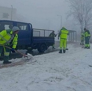 Hajnal óta küzd a Biokom a síkosságmentesítéssel, azt mondják, mindent beleadnak