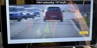 Csaknem kétszázzal repesztett egy autós a 6-os baranyai szakaszán Csaknem kétszázzal repesztett egy autós a 6-os baranyai szakaszán