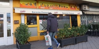 Ahol meg-megáll az idő: a pécsi Karavánban sokan a fiatalságukat is ott hagyták