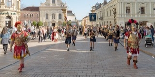 Keresztúton emlékeztek Pécs belvárosában szombaton Jézus szenvedéstörténetére