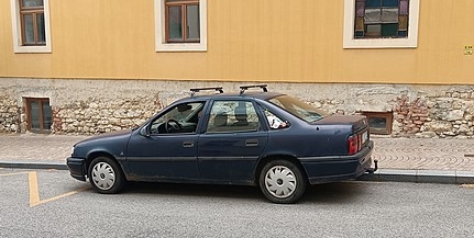 Úgy tűnik, a Hunyadi utcában felejtette valaki az autóját Úgy tűnik, a Hunyadi utcában felejtette valaki az autóját