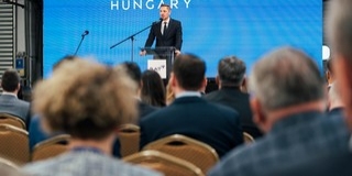 Csaknem félezren dolgozhatnak majd a BAT új, 60 milliárdból épülő gyártócsarnokában Csaknem félezren dolgozhatnak majd a BAT új, 60 milliárdból épülő gyártócsarnokában
