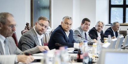 Elkezdődött a kormányülés, délután jönnek a bejelentések