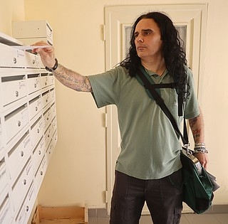 Ha kell, kétszer is csenget Jordanov István, a kertvárosiak kedvenc postása Ha kell, kétszer is csenget Jordanov István, a kertvárosiak kedvenc postása