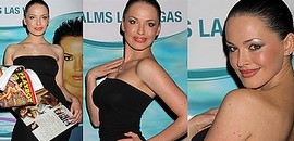 Ukrán modell Playboy-apó új nője