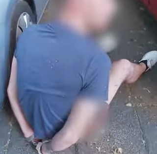 Két pécsi drogdílerre is lecsaptak a kommandósok, a vevőik is ráfáztak - Videó! Két pécsi drogdílerre is lecsaptak a kommandósok, a vevőik is ráfáztak - Videó!