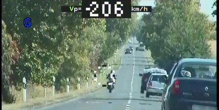 Több mint kétszázzal előzgetett Mohács felé egy motoros Több mint kétszázzal előzgetett Mohács felé egy motoros