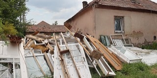 A reménytelenség pécsi utcája: a Pipacs, ahol bármikor és bármi elúszhat