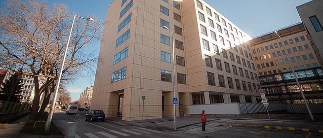 Orvosi bravúr Pécsett: egy teljesen levágott ujjat varrtak vissza a sérült kezére!