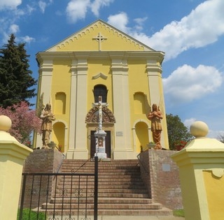 Megkezdődött az életveszélyes állapota miatt bezárt a máriakéméndi kegytemplom felújítása