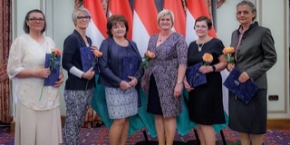 Elismeréseket vehettek át a baranyai kormányhivatal munkatársai Elismeréseket vehettek át a baranyai kormányhivatal munkatársai