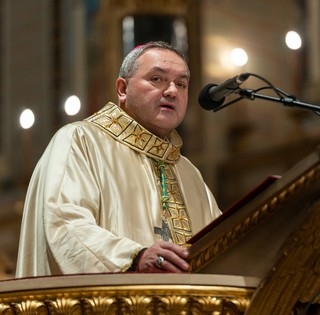 Fórumra hívja a fiatal felnőtteket Felföldi László, a Pécsi Egyházmegye főpásztora Fórumra hívja a fiatal felnőtteket Felföldi László, a Pécsi Egyházmegye főpásztora
