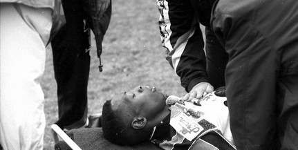 Mentő vitte el első pécsi meccsén a később olimpiai bajnok nigériai focistát Mentő vitte el első pécsi meccsén a később olimpiai bajnok nigériai focistát