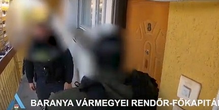 Drogdílerekre törték rá az ajtót Mohácson a kommandósok - Videó! Drogdílerekre törték rá az ajtót Mohácson a kommandósok - Videó!