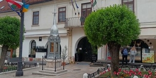 Új életre kelt, s már vissza is tért a Széchenyi térre az időjárásjelző házikó