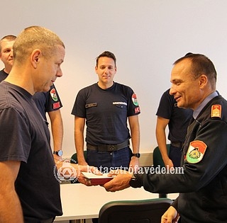 Évtizedek óta hűségesen szolgáló baranyai tűzoltók vehettek át elismeréseket
