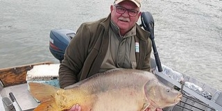 Hatalmas, huszonkét kilogrammos pontyot fogott egy horgász Mohácsnál!