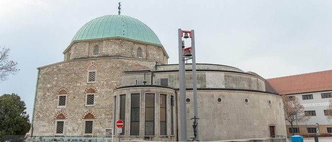 Nyolc év kényszerpihenő után lép ismét működik a pécsi dzsámi liftező harangtornya