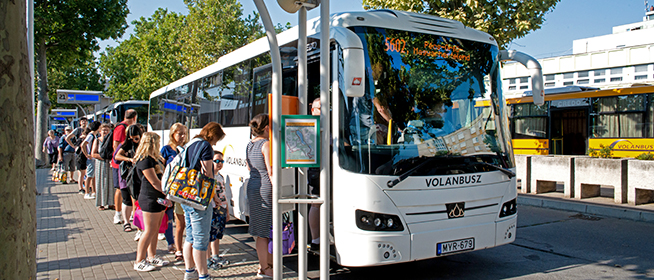 Változott a buszok menetrendje, már elérhetők az éves ország- és vármegyebérletek