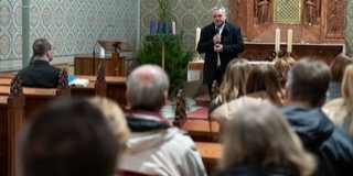 A karácsonyvárás jegyében találkoztak az egyházmegyei hivatal dolgozói