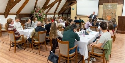 Fórumra hívta a fiatal felnőtteket Felföldi László, a Pécsi Egyházmegye főpásztora Fórumra hívta a fiatal felnőtteket Felföldi László, a Pécsi Egyházmegye főpásztora