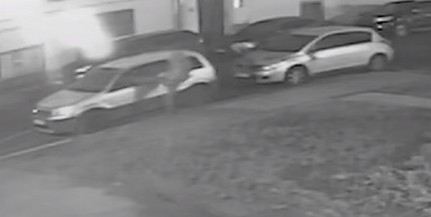 Kilenc autót is megrongált egy csatakrészeg nő Pécsett Kilenc autót is megrongált egy csatakrészeg nő Pécsett