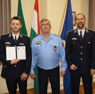 Két baranyai rendőr háromszor is újraélesztette egy betörő idős áldozatát