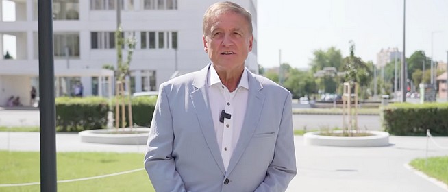 Alpári, erőszakos támadás indult a pécsi szívgyógyász professzorral szemben