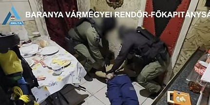 Újabb három baranyai drogdílerre törték rá az ajtót a kommandósok - Videó! Újabb három baranyai drogdílerre törték rá az ajtót a kommandósok - Videó!