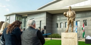 Szobrot állítottak Feleki Attila emlékére Kozármislenyben