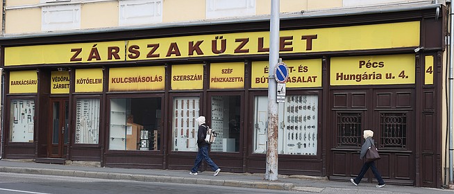 Zárva Pécs legrégebbi zárszaküzlete - Hetvenkét esztendőn át várták a vevőket
