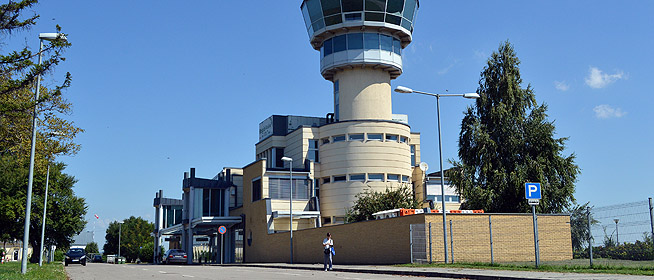 Tizennyolc év szünet után újraindult a menetrend szerinti forgalom a Pécs-Pogányi Repülőtéren