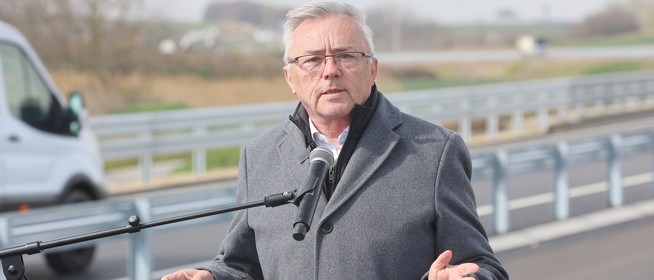 Híd és útépítés Mohácson: a feladatok több mint egyharmadával már végeztek