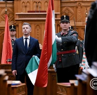 Magyar Péter: nem uralkodni fogok Magyarországon, szolgálni fogom a hazámat