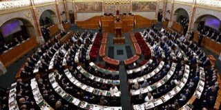 Napi menü: megalakul az új kormány, ülést tart a parlament, esküt tesznek a miniszterek