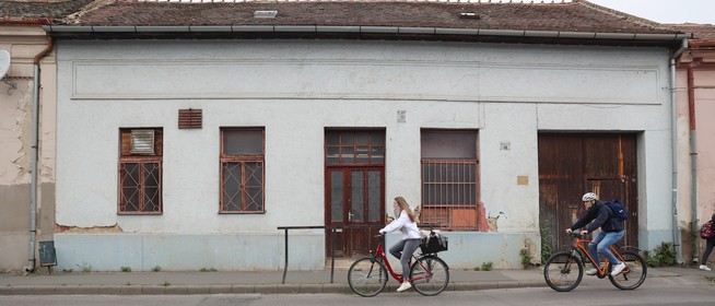 Íme, a pécsi kocsma, a Tavasz, ahol egykoron még szeszmentes napokat is tartottak
