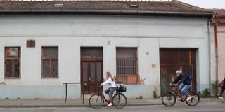 Íme, a pécsi kocsma, a Tavasz, ahol egykoron még szeszmentes napokat is tartottak